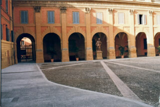 Piazzale del Palazzo Arcivescovile di Bologna